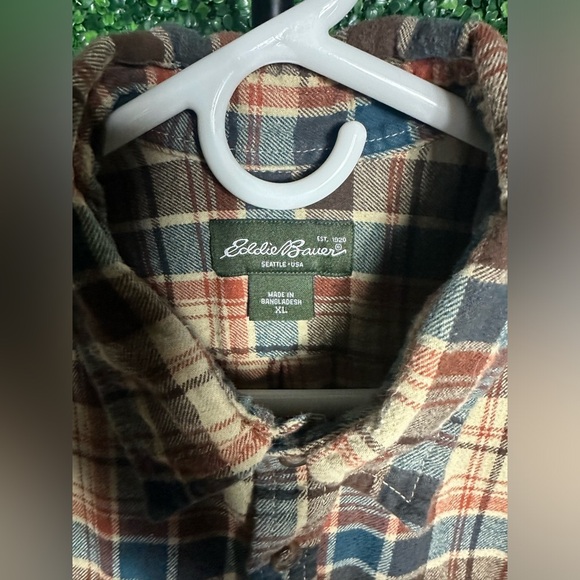 Eddie Bauer Men’s Flannel Long Sleeve Shirt - Picture 7 of 7